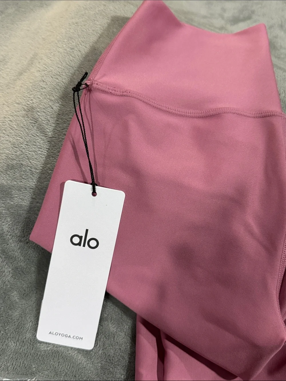 NWT Alo Yoga High-Waist Airlift Leggings Wild Rose Size Small